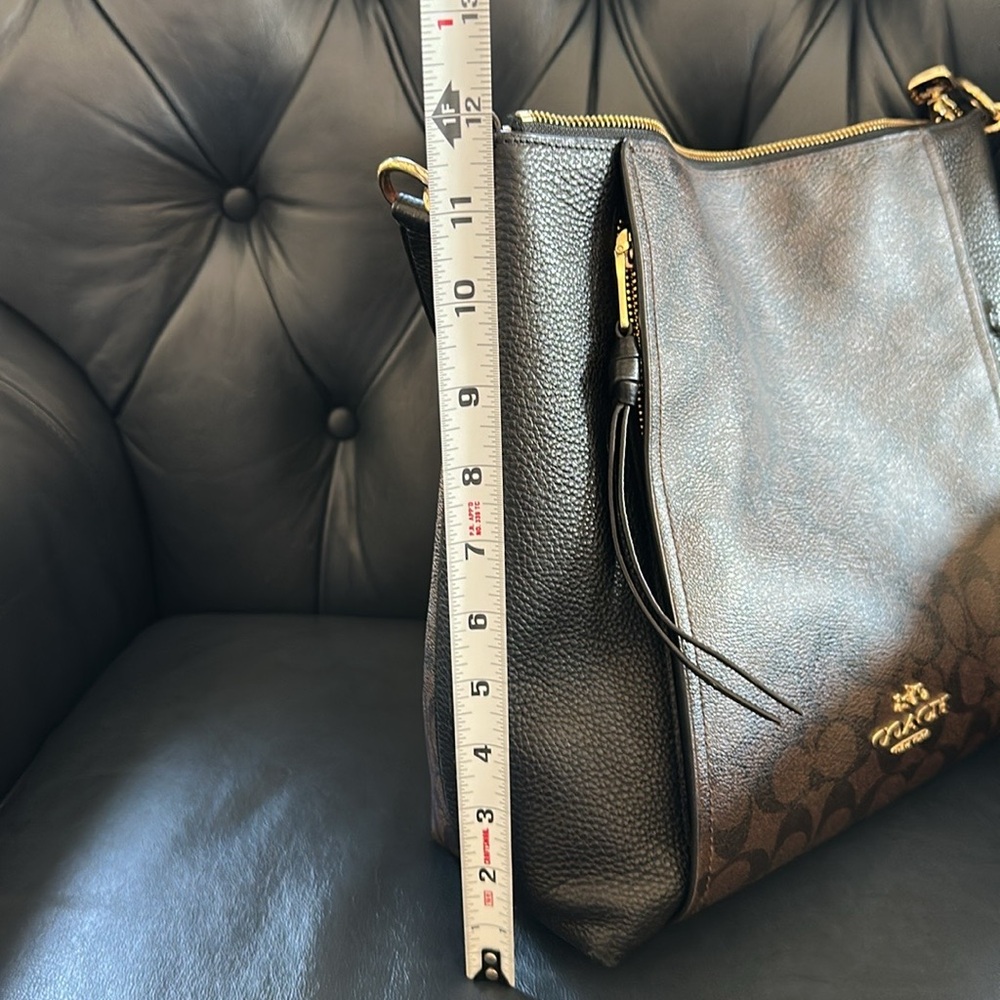 Coach Signature Bag - Picture 9 of 14